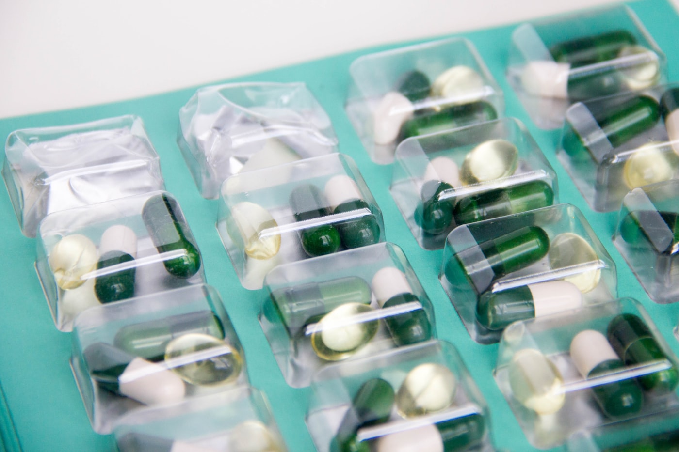 Multivitaminy v roce 2026: drahá moč, nebo rozumná pojistka?
